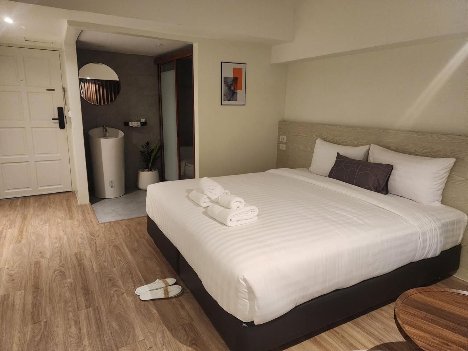 Gecko Eye Hotel Bangkok Luaran gambar